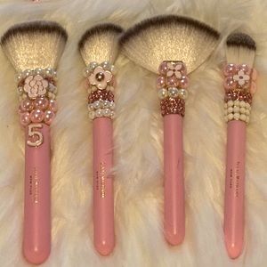 Beautiful Customize Makeup Brush Set